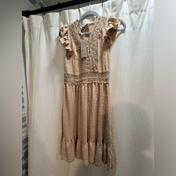 NWT Emery Rose Guipure Lace Insert Ruffle Hem Dress Apricot Small boho - Picture 4 of 8